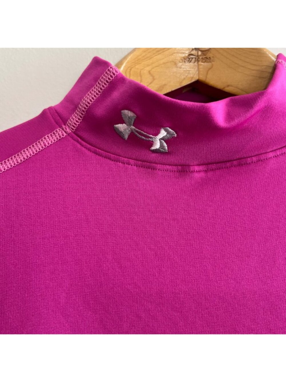 Under Armour Coldgear Mock Neck Fitted Compression Shirt Womens S Pink - Picture 3 of 8